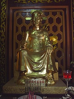 Tượng thờ Binh bộ Thượng thư Ngô Thì Nhậm trong Điện Tây Sơn.