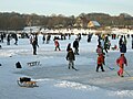 2009年1月。 北部湖岸的风景，以及餐厅的半木结构建筑。