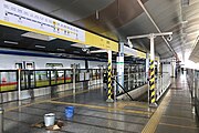 Line 13 eastbound platform (March 2021)