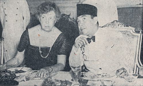 Sukarno with Eleanor Roosevelt