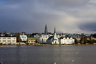 Building of the Reykjavík Free Church in the foreground, and the Hallgrímskirkja in the background.