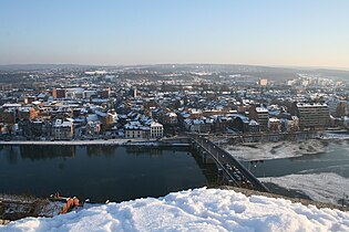 从那慕尔城堡（法语：Citadelle de Namur）望向让布