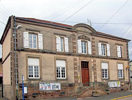 The town hall and school in Pexonne