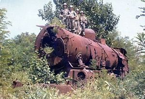 因1950年朝鲜战争而遗留在站内的蒸气机车（2005年已移至临津阁保存展示）
