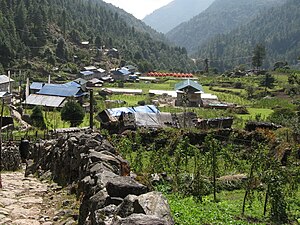 Trail exiting the village of Phakding leading to Lukla.