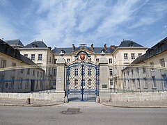 阿尔让特雷宫（法语：Palais d'Argentré）