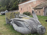 Statue of Groza and Lenin