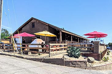 Outdoor service at La Cheve Mexican restaurant during the COVID-19 pandemic