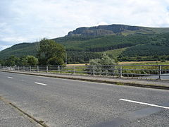 伦敦德里郡的贝尼文奈山（英语：Binevenagh）