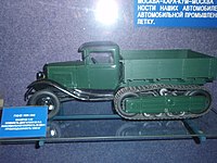 半履帶車型的GAZ-60 (模型)。