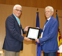Silvano Martello receives the EURO Gold Medal Award from Luk Van Wassenhove