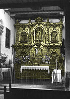 The "Golden Altar", an early Baroque-style retablo (altarpiece) situated at the north-end sanctuary of "Father Serra's Church".]]