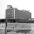 Lennon's Hotel, Broadbeach. Built 1957.[92]