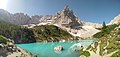意大利多洛米蒂山脉的索拉皮斯湖（英语：Lake Sorapiss），依靠步行才能抵达的自然景点。