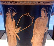 阿提卡的卡拉索斯陶器上的古希腊抒情诗人阿尔卡埃乌斯和萨福的图案。陶器制作于约公元前470年，现存于德国巴伐利亚州慕尼黑的州立文物博物馆