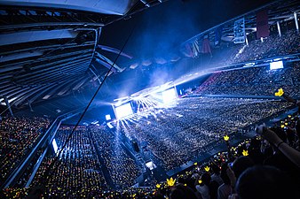 韓國男子音樂組合BIGBANG十週年紀念演唱會「0.TO.10」現場。