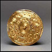 Gold disc, Ireland, c. 800 BC