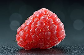 Raspberry - whole (Rubus idaeus)