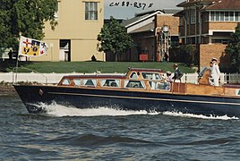 The flag being used on a vessel carrying Elizabeth II, 1988