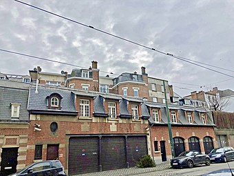 Attic rooms and garages at 24–44, avenue Legrand/Legrandlaan, at the rear of the square