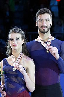 Gabriella Papadakis and Guillaume Cizeron at the victory ceremony of the 2016 European Championships