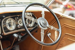 1935 Auburn Speedster 851 dashboard