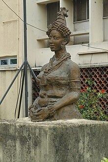 Queen moremi Statue image