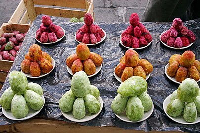 墨西哥萨卡特卡斯市场上售卖的仙人掌果