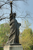 Statue de la Liberté (fondue en 1889) - Jardin du Luxembourg - Paris