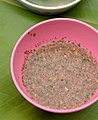 Nue phueng tzue-ze: 一种用花生、香草和干辣椒制成的配菜，可搭配饭食用
