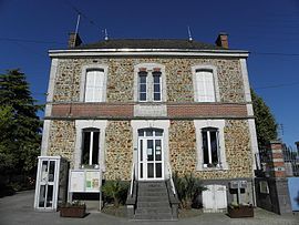 The town hall in Brains-sur-les-Marches