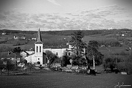 The church, cemetery and castle of Lolmie