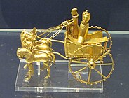 来自奥克苏斯宝藏的战车，这是现存最重要的阿契美尼德王朝金属制品收藏，公元前 5 至 4 世纪