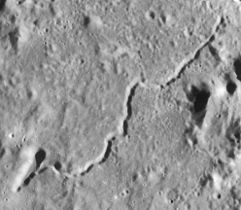 月球轨道器4号拍摄的柏拉图月溪