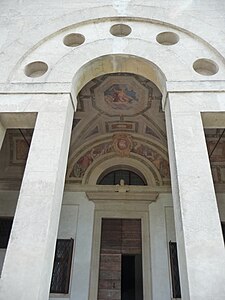 A variation of the Palladian or Venetian window, with round oculi, at Villa Pojana (1548–1549)