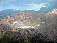 2002年拍攝的古岳火山口