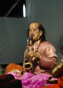 Kadri Gopalnath performing at Pillayarpatti