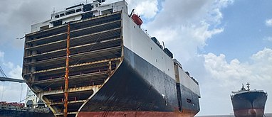 Ship recycling in Alang