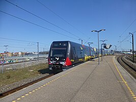 哥本哈根市郊铁路A线列车经过本站（哥本哈根市郊铁路A线现已不经过本站）