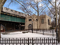 Entrance to Parkchester station
