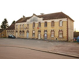 The town hall in Domats