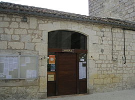 The town hall in Flaugnac