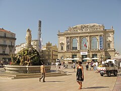 蒙彼利埃的喜剧广场，可见1888年重建的蒙彼利埃歌剧院。