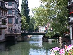 The Pont du Faisan, one of the quarter's bridges