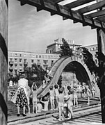 Bathing in the center of East Berlin, East Germany (1958)