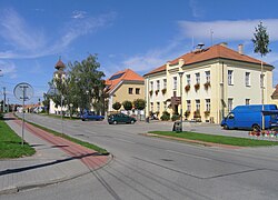 Main street with the municipal office