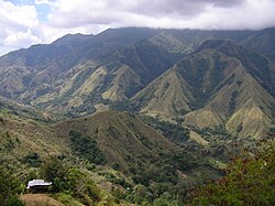 恩雷康县的山区