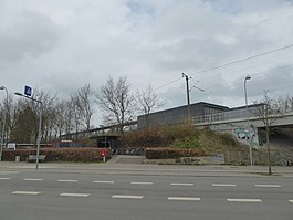 从原沼泽街（Gammelmosevej）一侧拍摄的车站照片