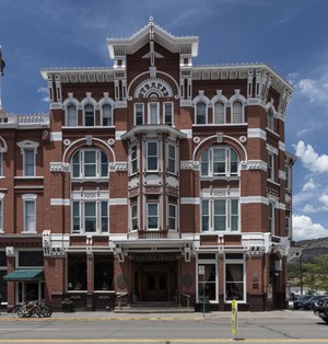 1888年开幕的史崔特酒店
