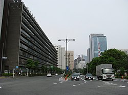 竹橋交差點附近的東京都道401號麴町竹平線（日语：東京都道401号麹町竹平線）。